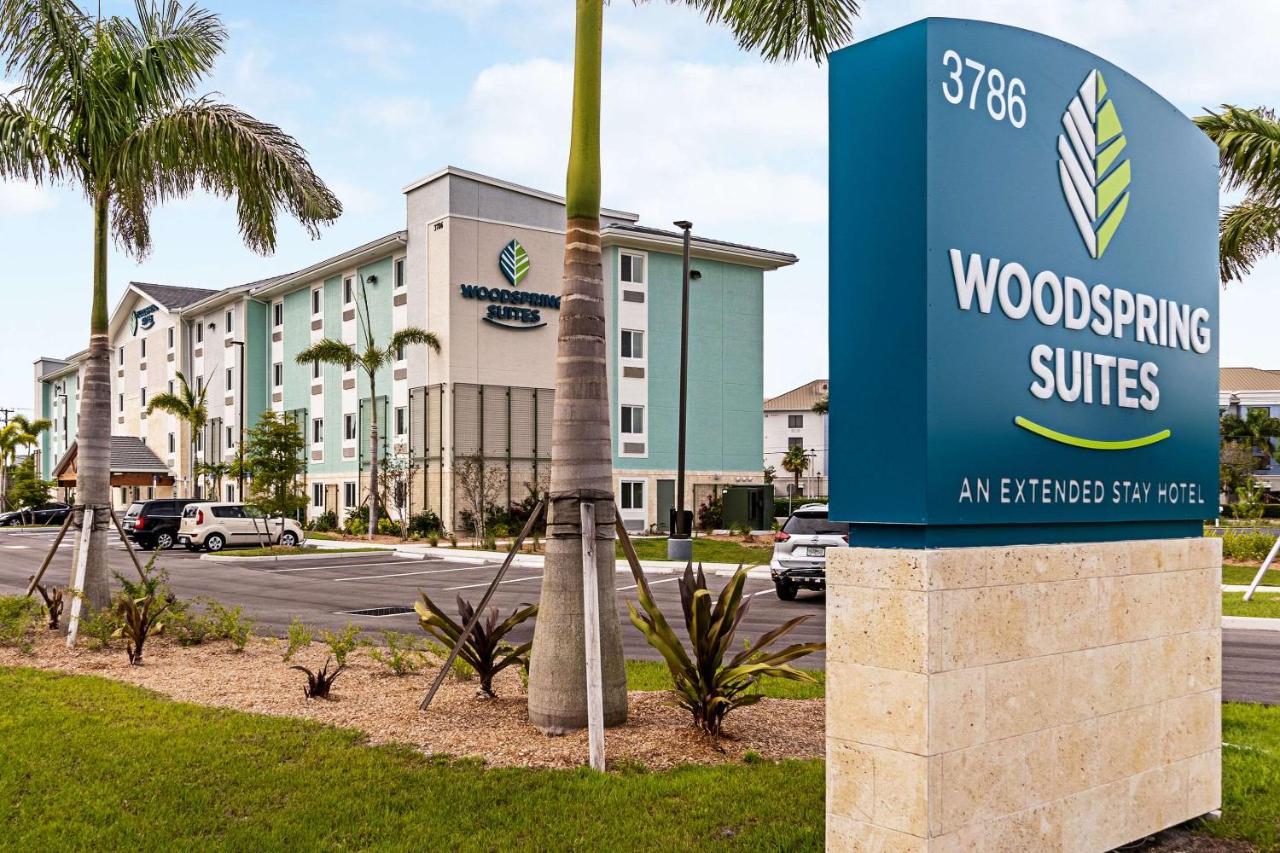 Woodspring Suites Naples Golden Gate Exterior foto